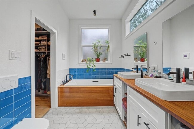 Building Photo - 5803 Shoal Creek Blvd