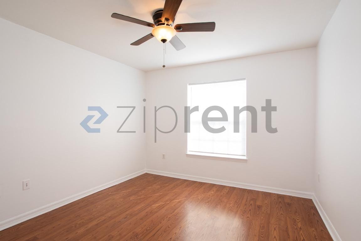 Building Photo - Unit 132