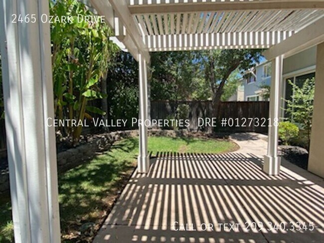 Building Photo - 2465 Ozark Dr