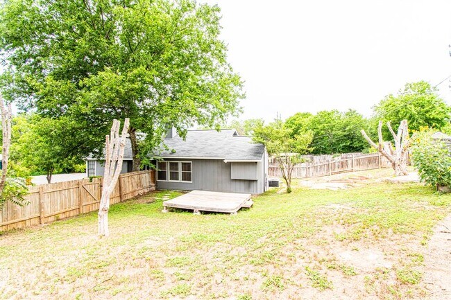 Building Photo - 1217 Silverton Ct