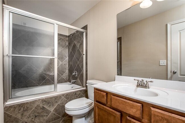 Building Photo - 528 Twinrose Way