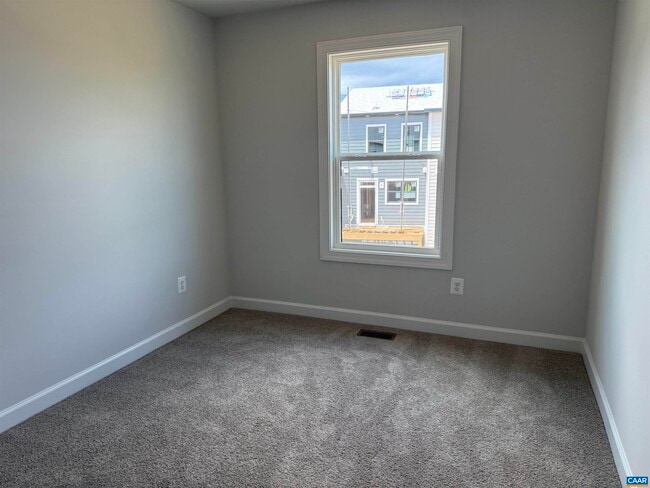 Building Photo - 5426 Golf Dr