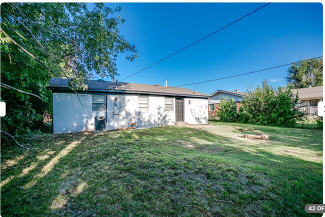 Building Photo - ASK ABOUT OUR VALENTINES DAY MOVE-IN SPECI...