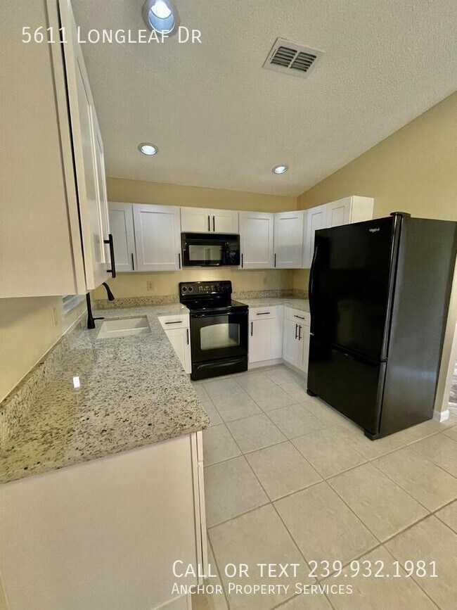Building Photo - 5611 Longleaf Dr