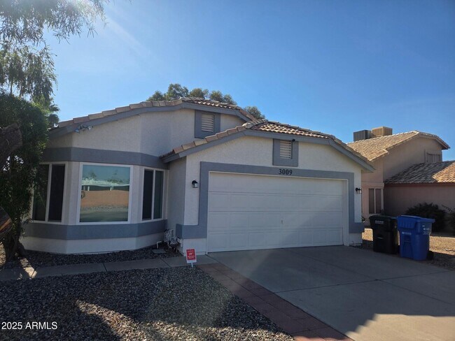 Primary Photo - 3009 E Utopia Rd