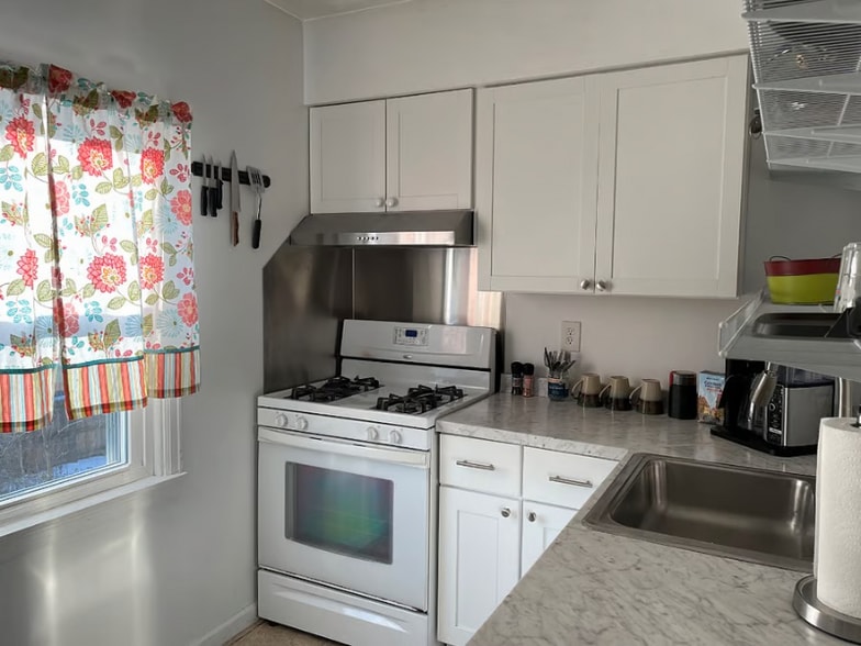 Primary Photo - 52 18th St