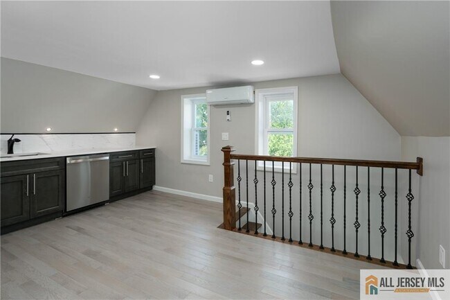 Building Photo - 1625 Parker Rd