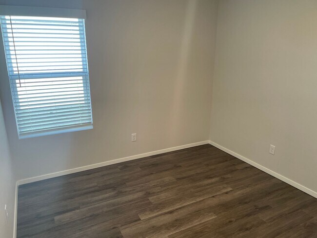 Building Photo - NEW Three Bedroom | Two Bath Home in Somerset