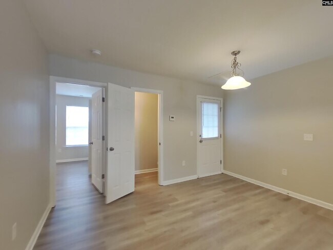 Building Photo - 224 Barnevelder Dr