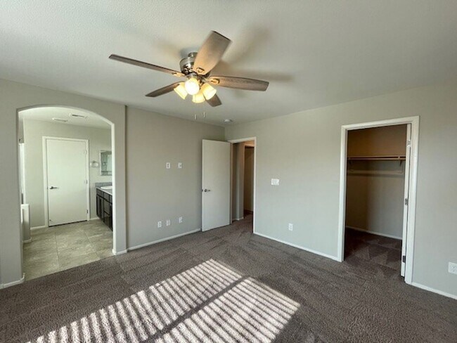 Building Photo - Beautiful South West Home-Coming Soon-8/21/26!
