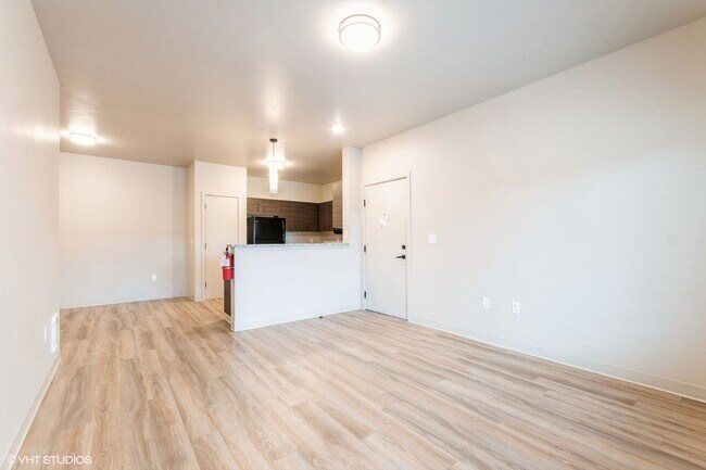 Building Photo - 3rd floor 2 bed, 1bath Apartment!
