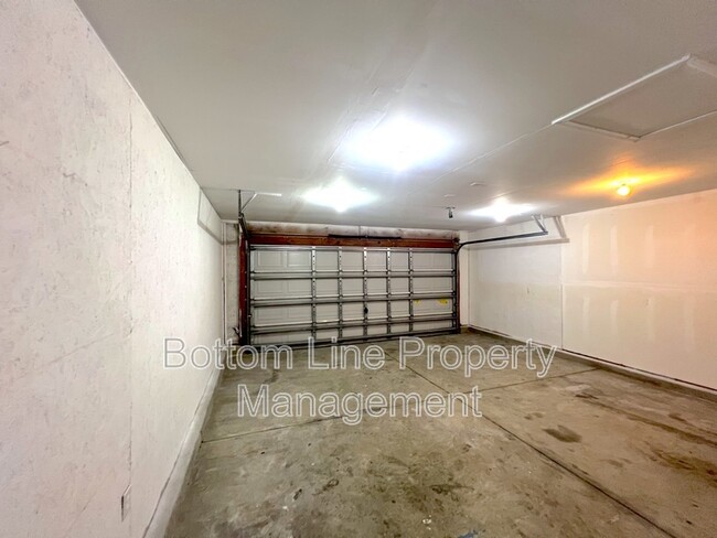 Building Photo - 10957 Dry Stone Dr