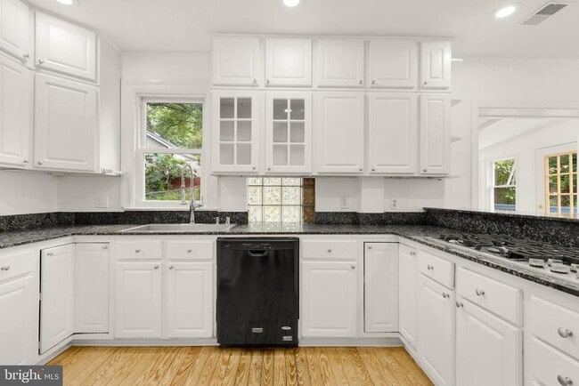 Building Photo - 3717 Legation St NW