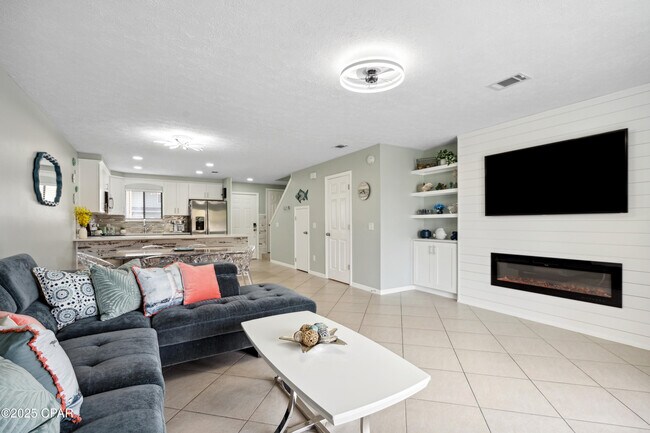 Building Photo - 237 St Katherine Blvd