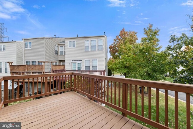 Building Photo - 13700 Barksdale Dr