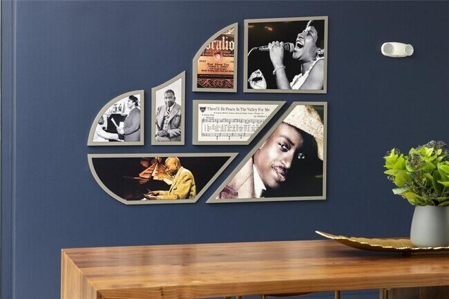 Building Photo - 191 Commerce Dr