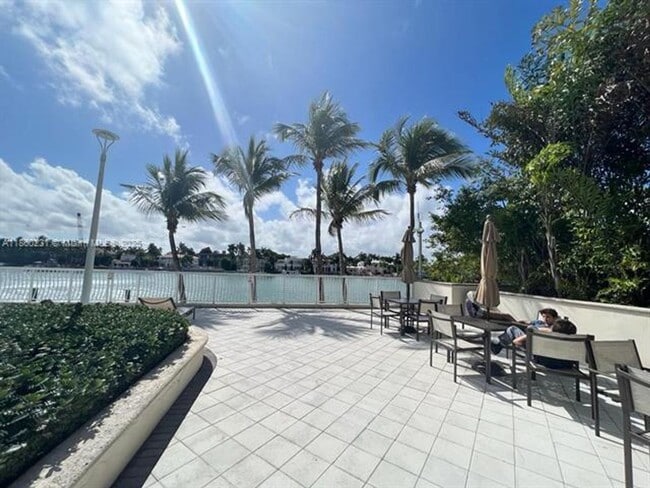 Building Photo - 5600 Collins Ave
