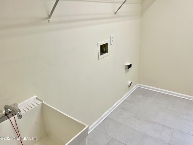 Building Photo - 12665 Brown Jersey Ct