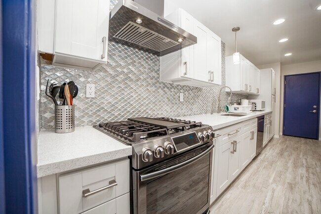 Building Photo - 20651 Roscoe Blvd