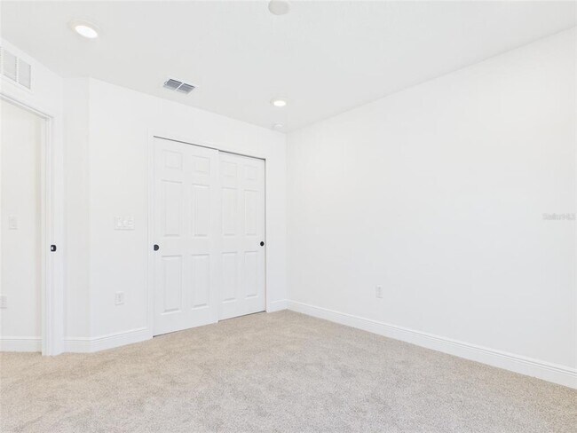 Building Photo - 5611 SW 72nd Ct