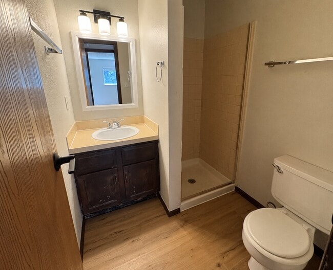 Building Photo - 139 Juniper Pl