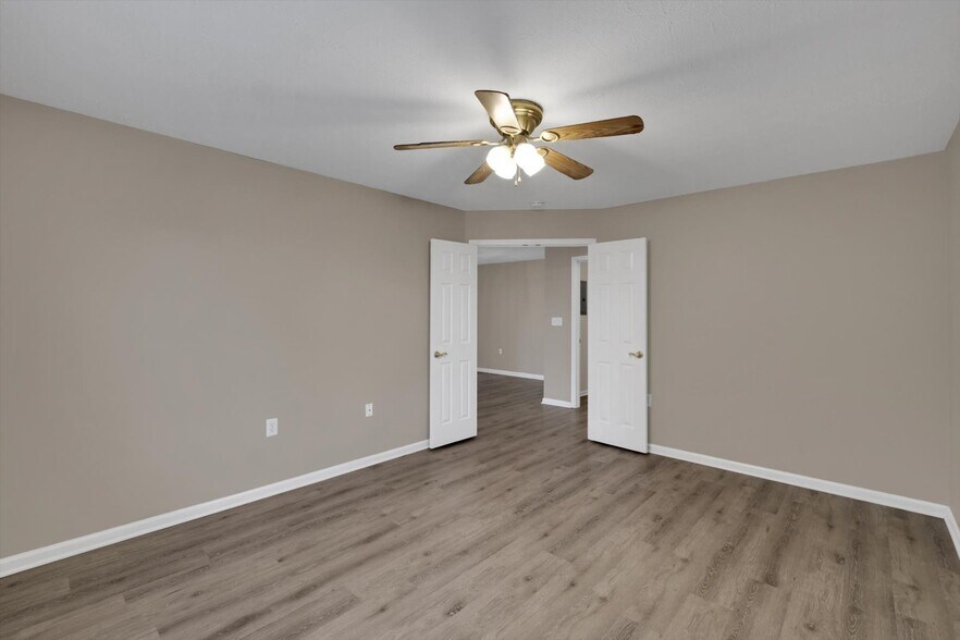 Building Photo - 6403 Shelton Cir