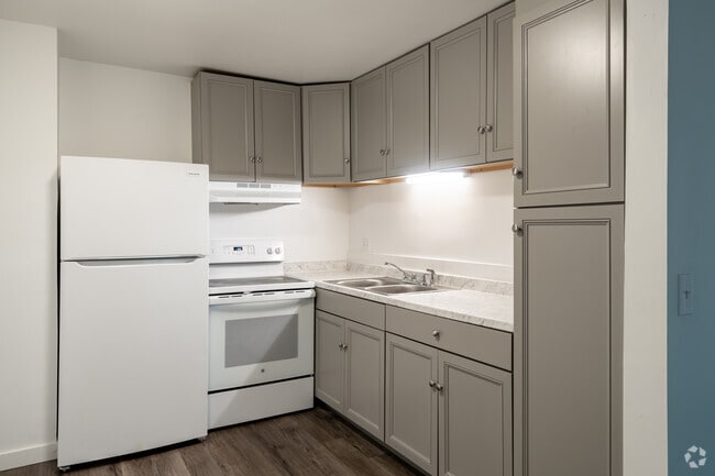 Interior Photo - 207 Water St