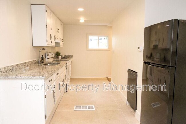 Building Photo - 814 N Germantown Rd