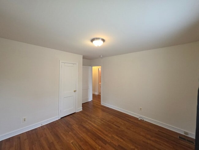Building Photo - 356 Melbourne Ct