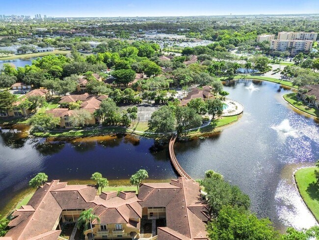 Building Photo - 4791 Via Palm Lakes Via