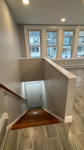 Building Photo - 137-139 E High St