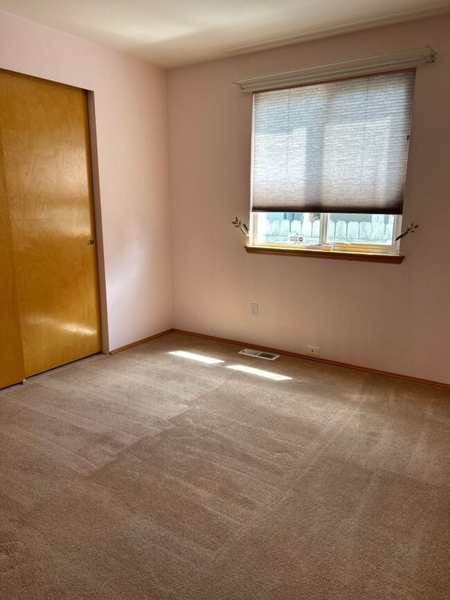 Building Photo - 3Bd/1.75Ba Kent House