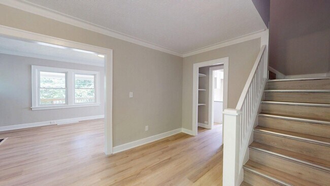 Building Photo - 4528 Rainbow Rd