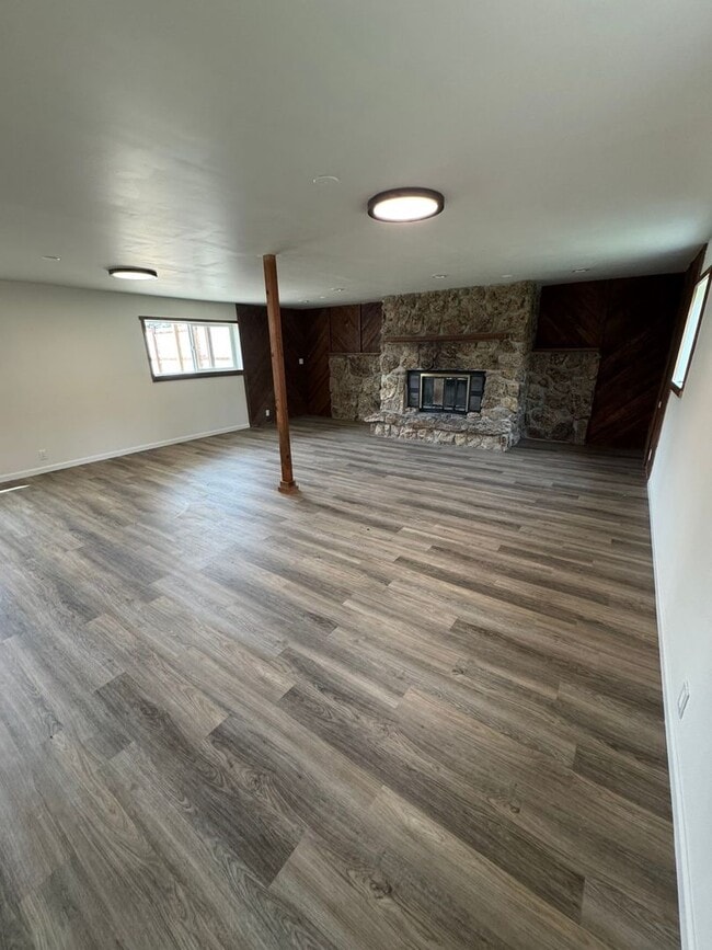 Building Photo - 4 Bedroom 2 Bath - Quiet country Property