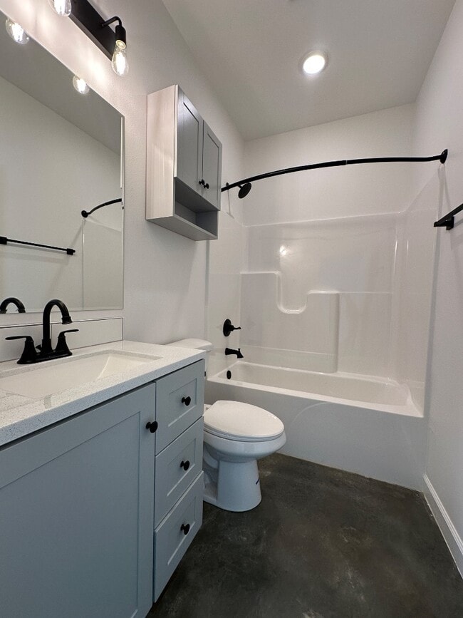 Building Photo - 1708 Rosemary Dr