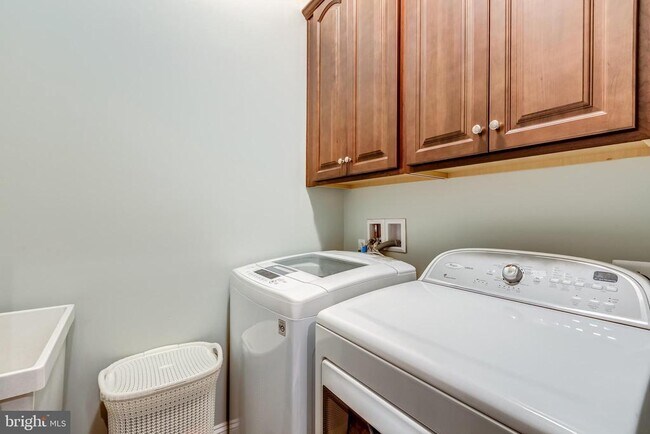 Building Photo - 3873 Billberry Dr