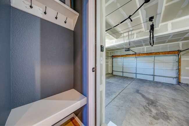 Building Photo - 2963 Denver Dr