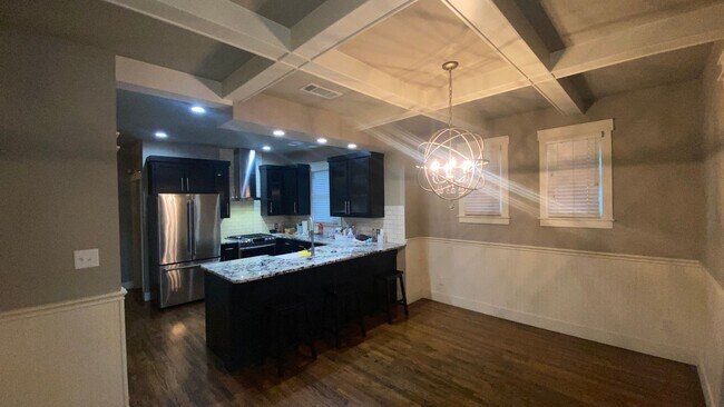 Building Photo - Craftsman-Style Home in Historic Fairmount!