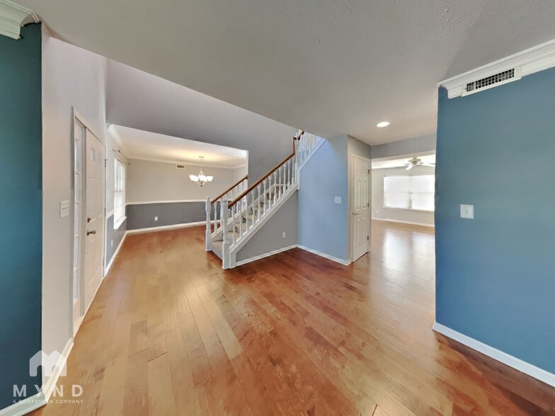 Building Photo - 10301 Springridge Cir