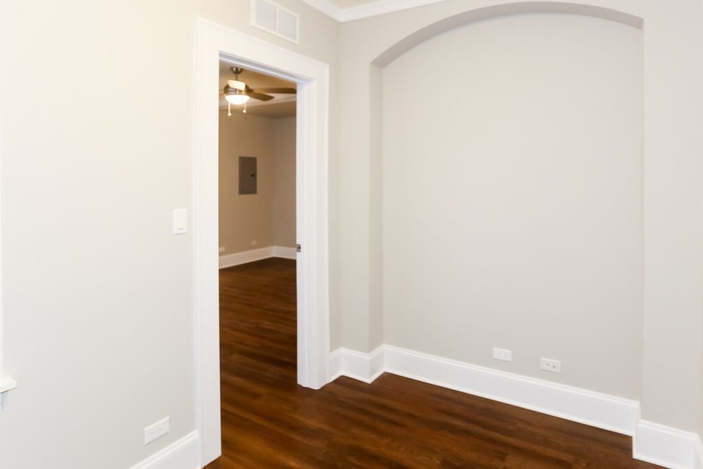 Building Photo - 817 W Lakeside Pl