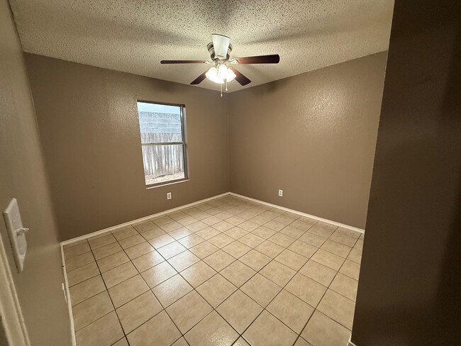 Building Photo - 3717 Bluebird Ave