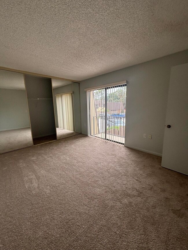 Building Photo - 1119 11th Ct