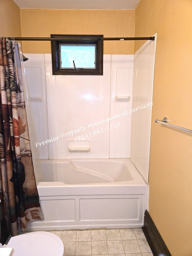 Building Photo - 140 Jefferson Ave