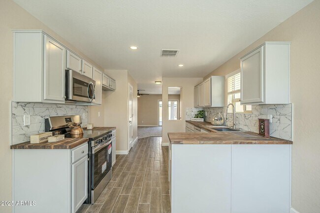 Building Photo - 4582 E Jadeite Dr