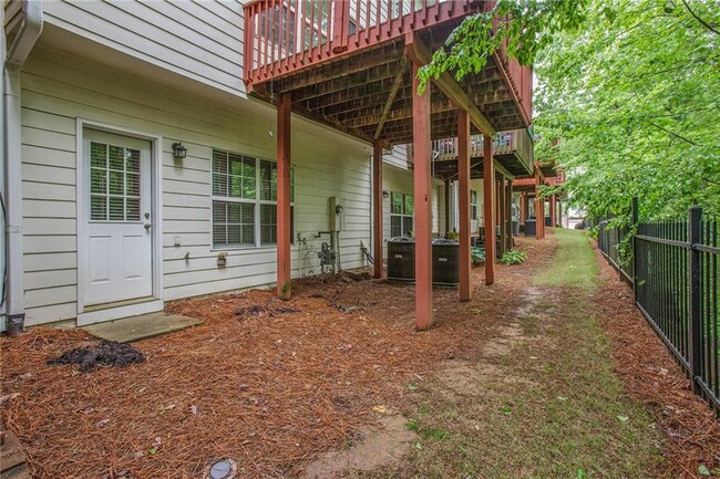 Building Photo - 624 Coligny Ct