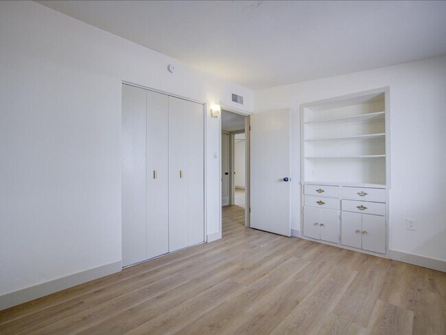 Building Photo - Fully Remodeled 3BR Home + Detached Bonus Room | Private Yard | Central A/C