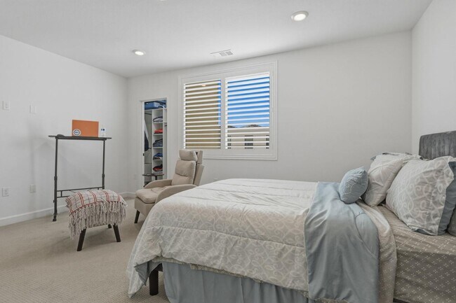 Building Photo - 2081 Acara Cir