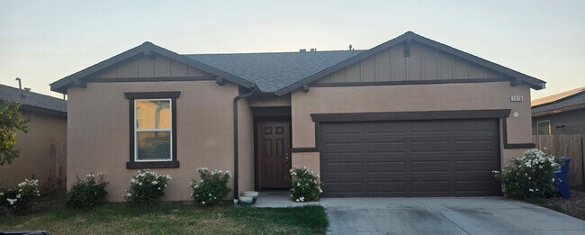 Primary Photo - Lovely 3/2 Century Home In Madera