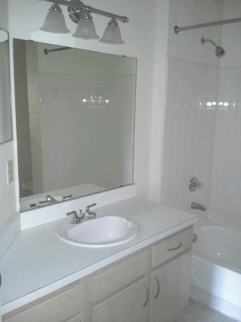 Building Photo - Your Orlando Retreat – 2BR Condo with Luxury Community Amenities