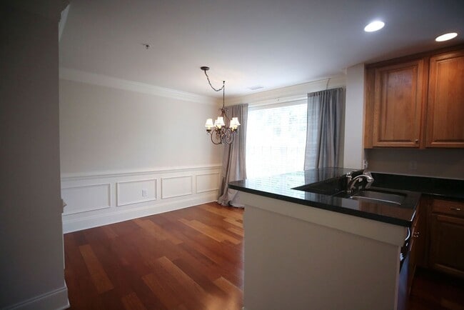 Building Photo - Available August 10th. Beautiful 3BR/2.5BA Townhome in Shelmore Village!